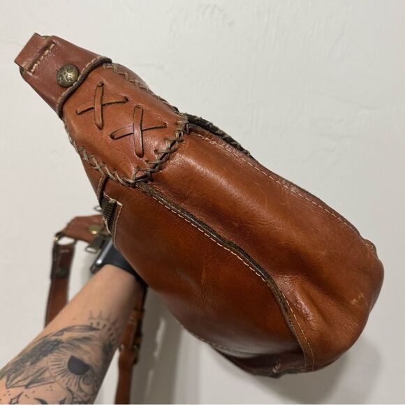 PATRICIA NASH CAMILA DOUBLE ZIP CROSSBODY BAG - Picture 11 of 12